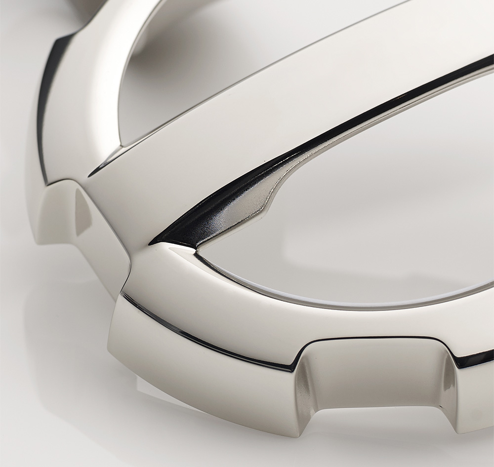 Glänzende Metallkomponente mit chromähnlicher Optik durch alternative Beschichtung